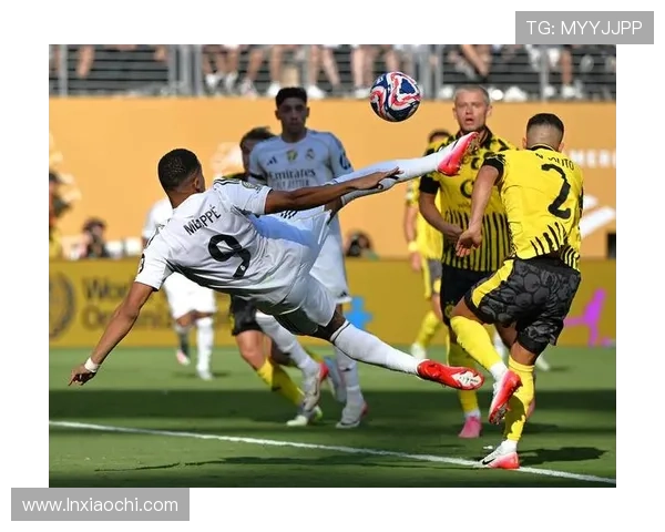 那不勒斯欧冠突破难点:小组赛阶段表现波动,稳定性面临考验 那不勒斯欧冠突破难点:小组赛阶段表现波动,稳定性面临考验