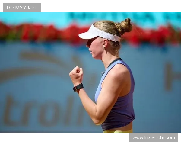 王欣瑜比赛间隙突然来了个名媛式自拍，这画风怪怪的嘛？